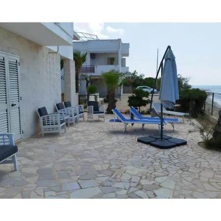 Casa A Due Passi Dal Mare Apartmán *